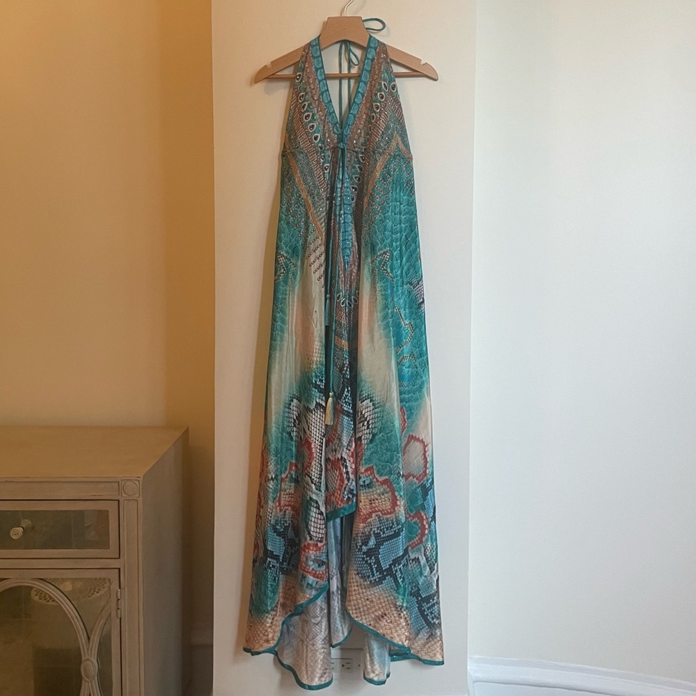 Resort wear hi low dress.